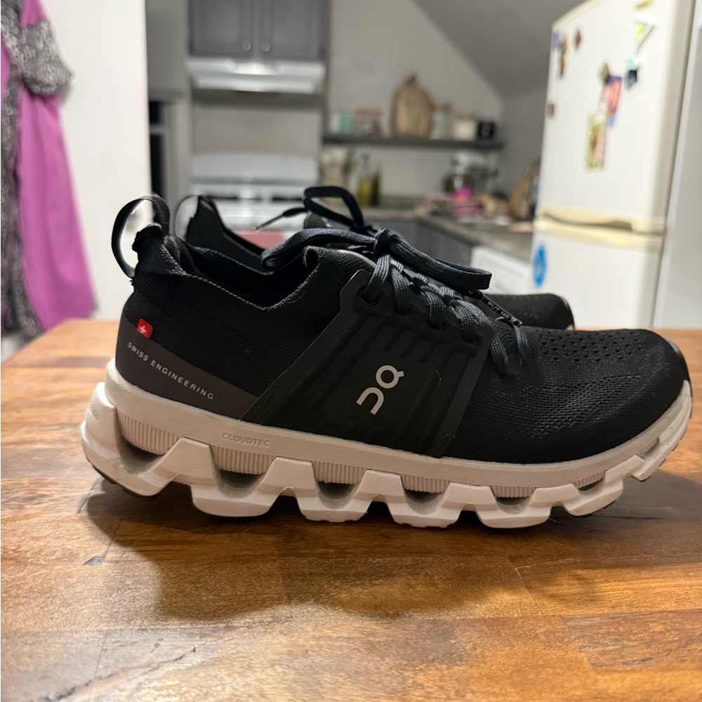 On Cloudswift 4 Women’s Running Shoes Black/White